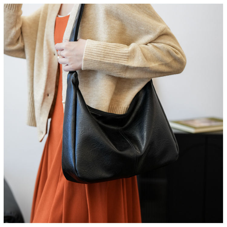 2XE98B Fashionable leather bag