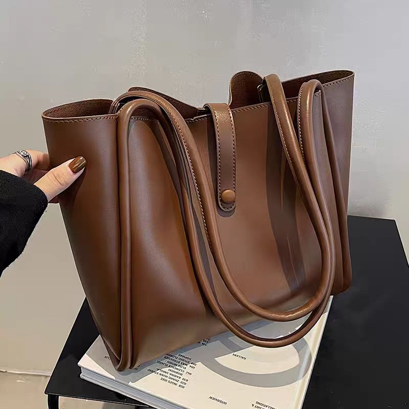 2E16B Fashionable leather bag