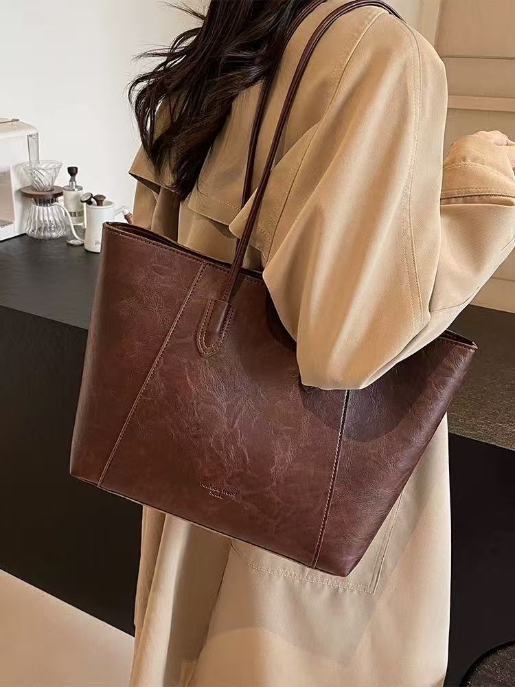 1B57B Fashionable leather bag