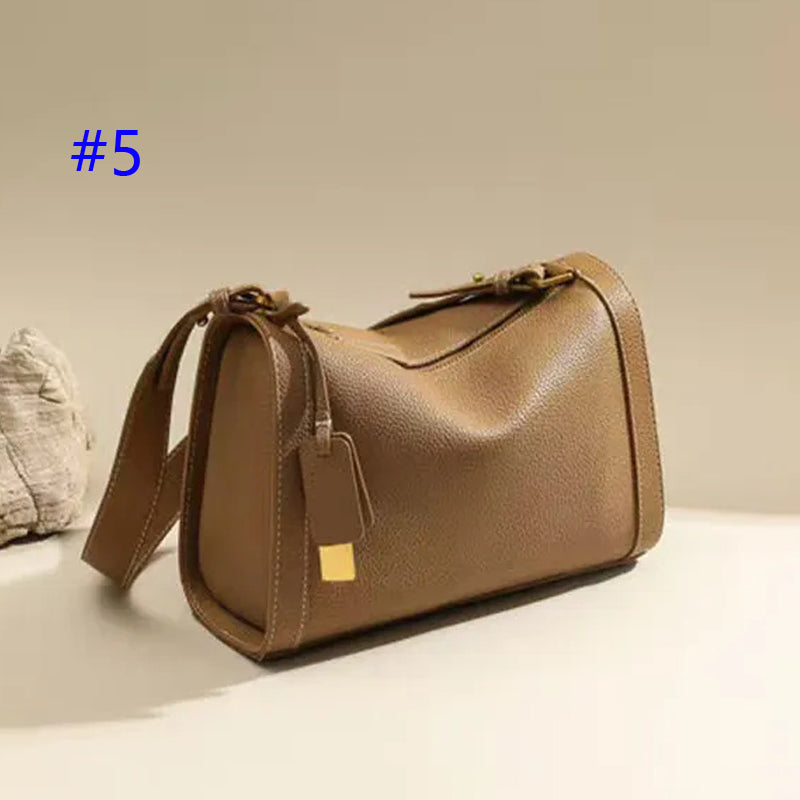 2XE268B Fashionable leather bag