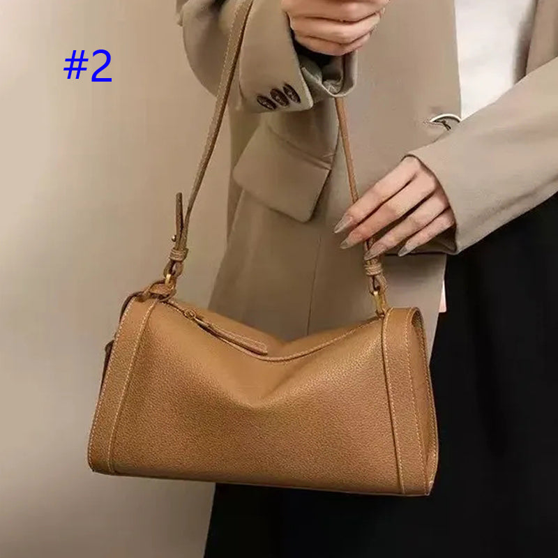 2XE268B  Fashionable leather bag 