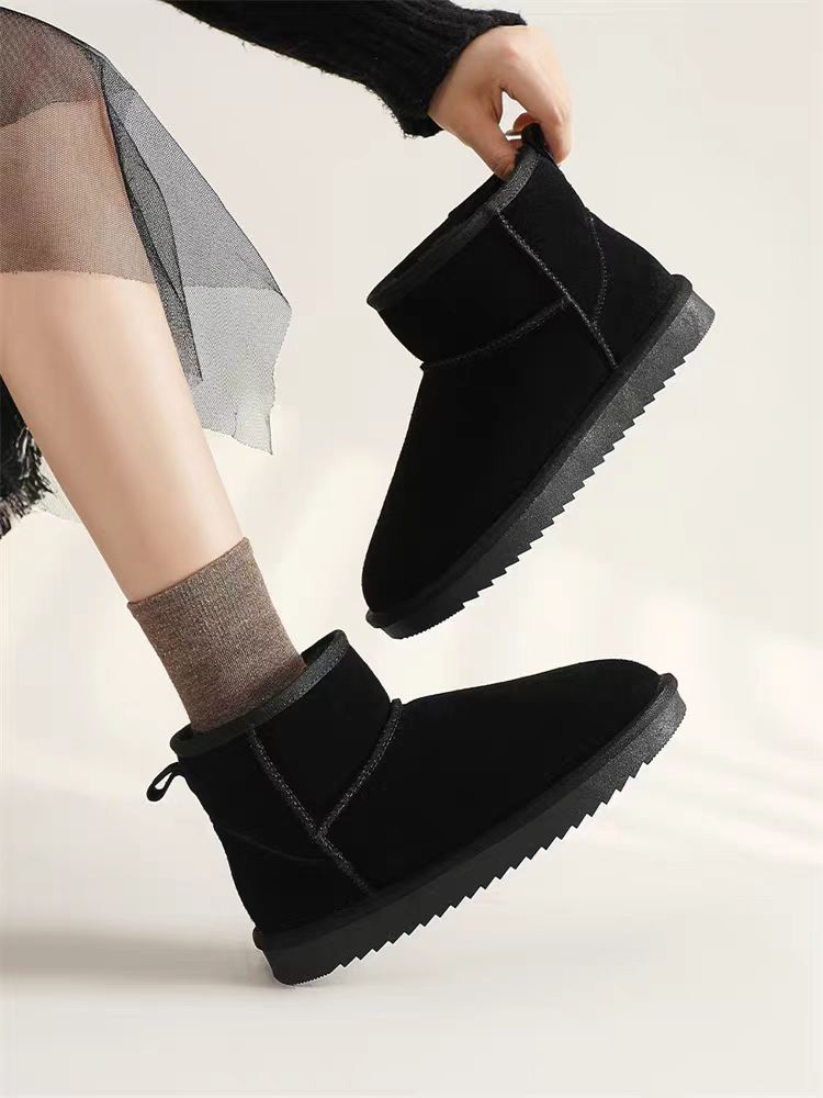 1LU9Z Fashionable snow boots