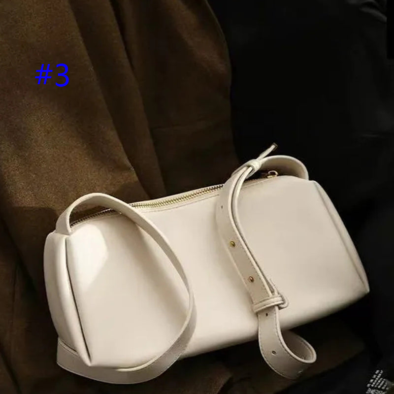 2XE268B  Fashionable leather bag 