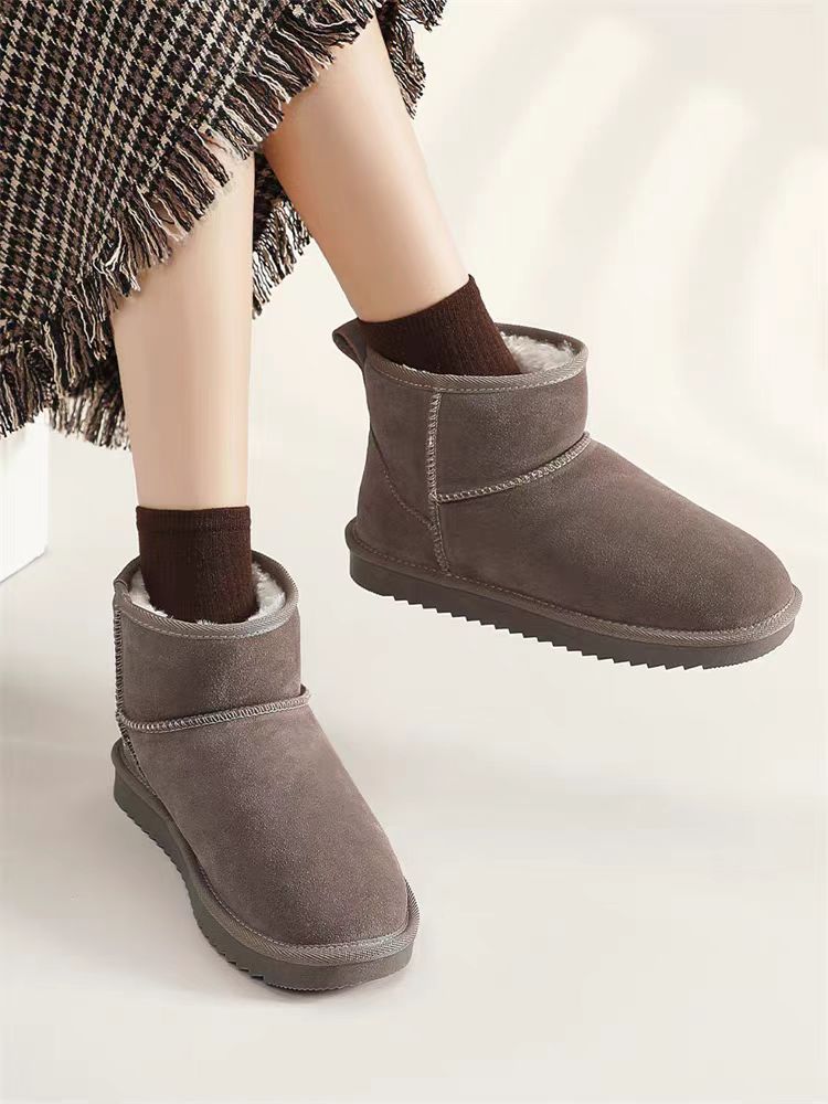 1LU9Z Fashionable snow boots