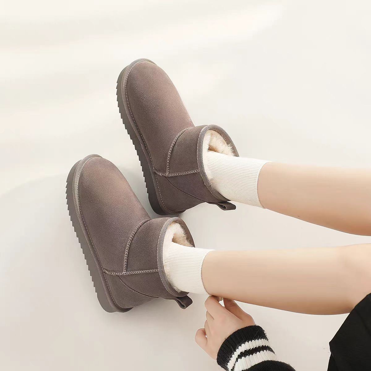 1LU14Z Fashionable snow boots