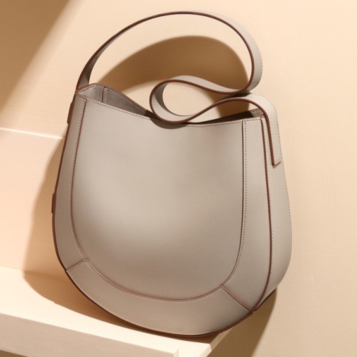 1B75B Fashionable leather bag