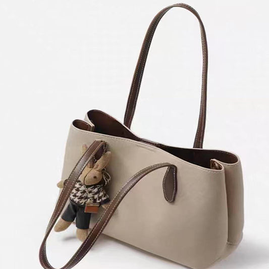 1XE65B  Fashionable leather bag 