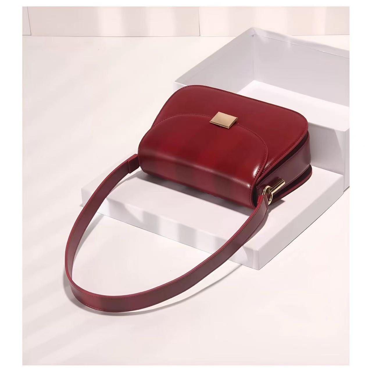 5C002B Fashionable leather bag