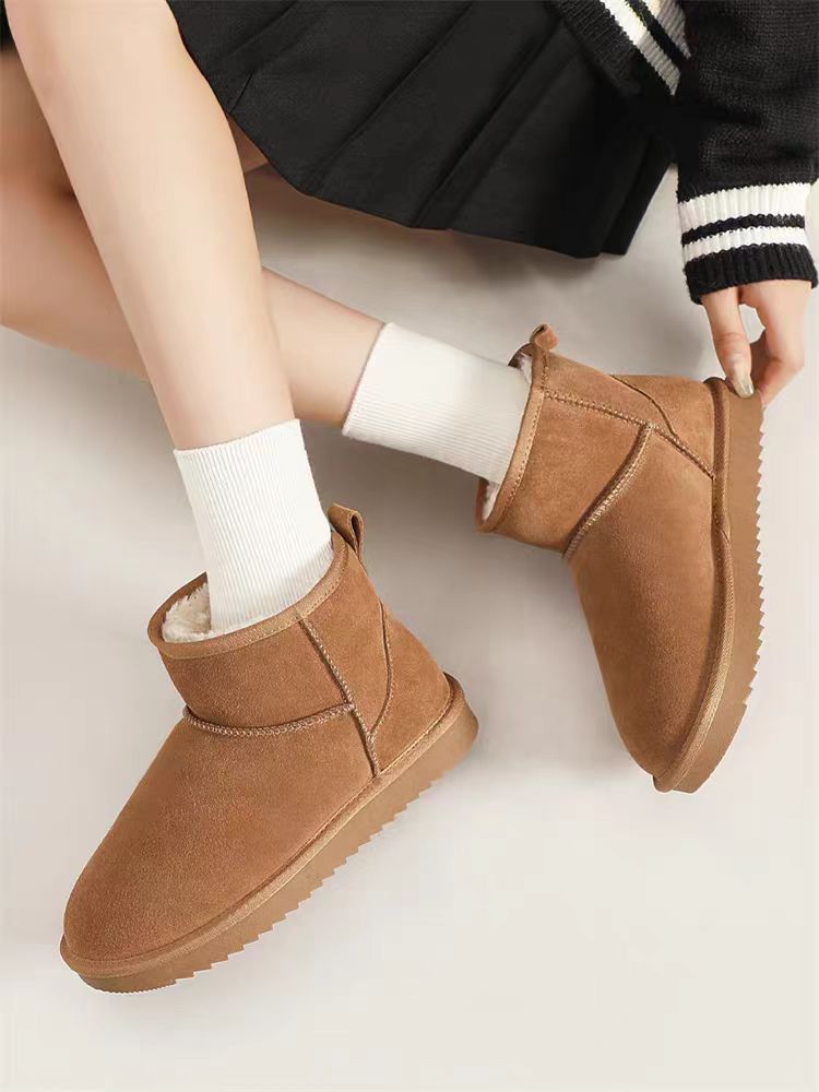 1LU9Z Fashionable snow boots