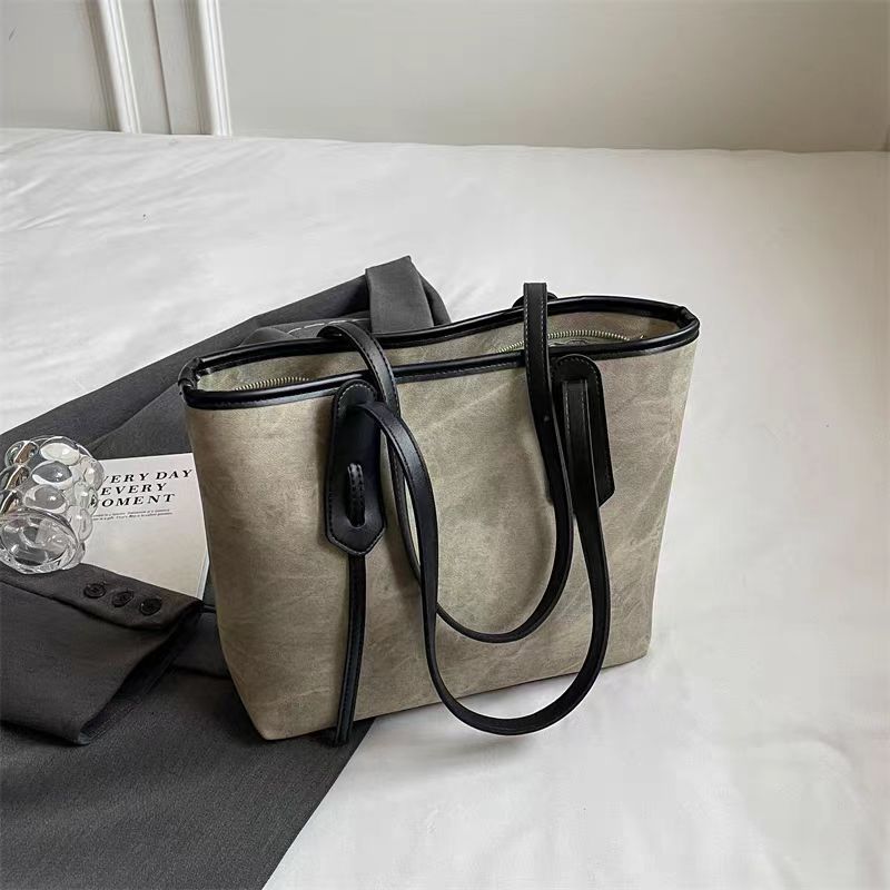 2E8B Fashionable leather bag