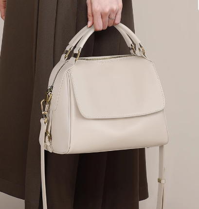 1WE62B (Fashionable leather bag )