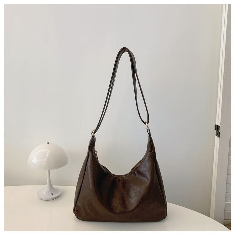 2XE98B Fashionable leather bag