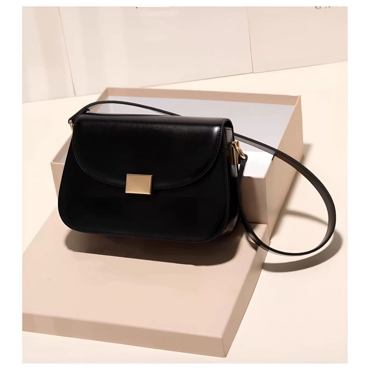 5C002B Fashionable leather bag